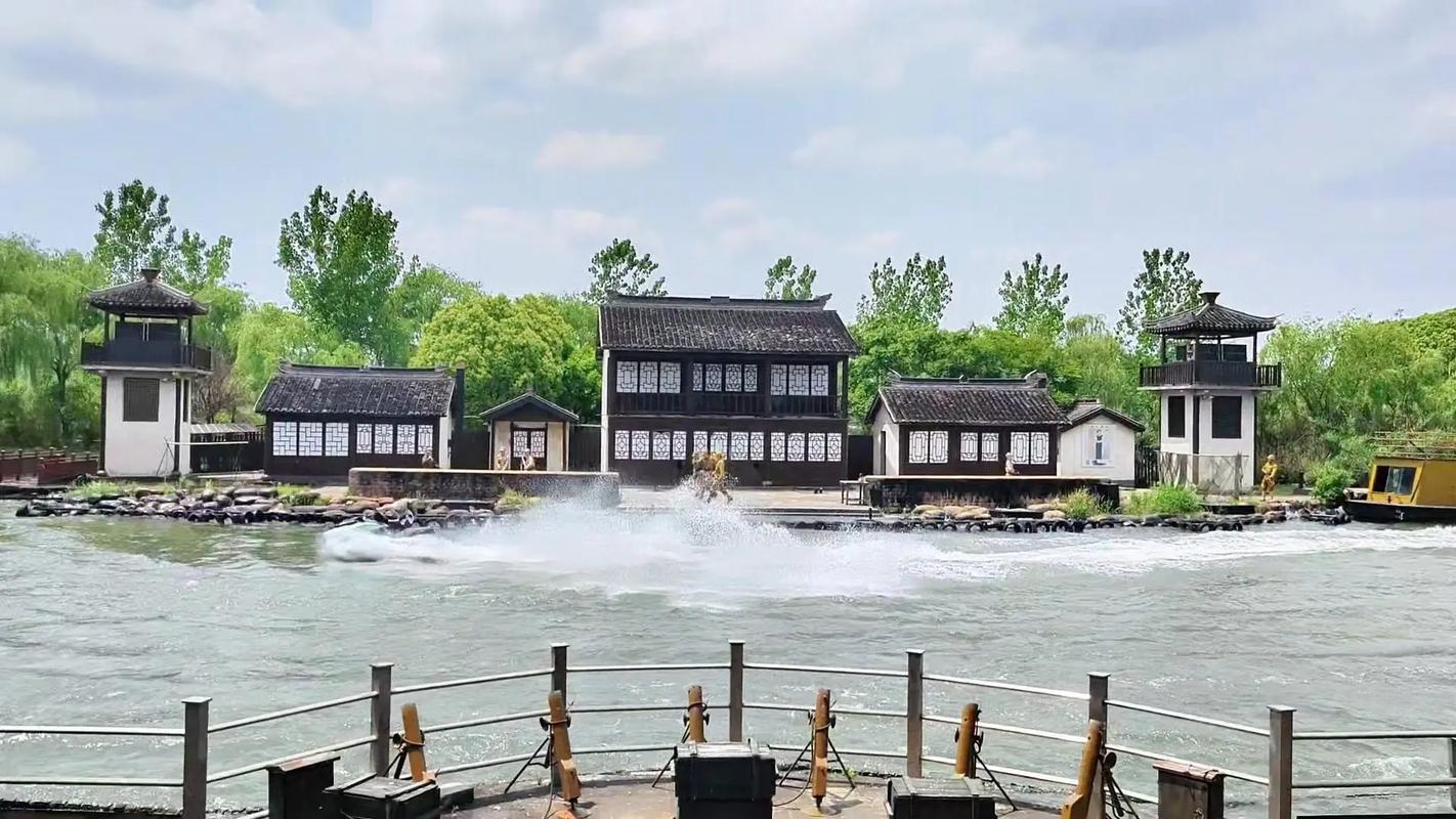 沙家浜紅色旅游景區(qū),春來(lái)茶館阿慶嫂和新四